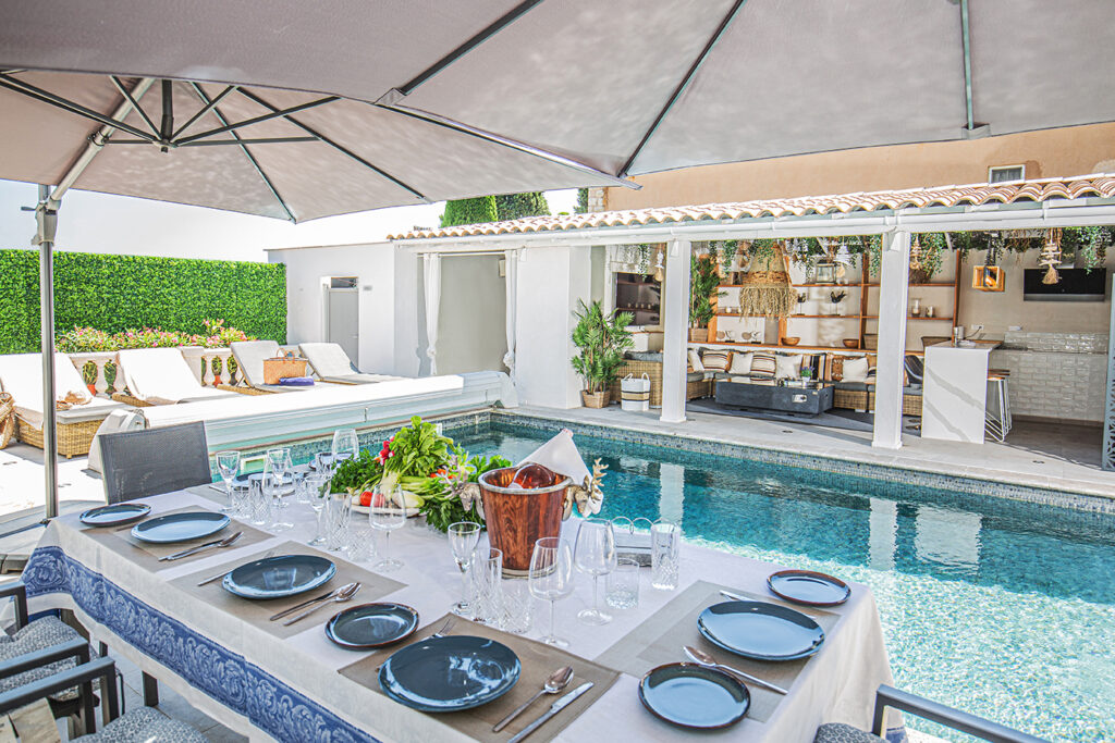 Villa sandryon outside lounge & pool 10