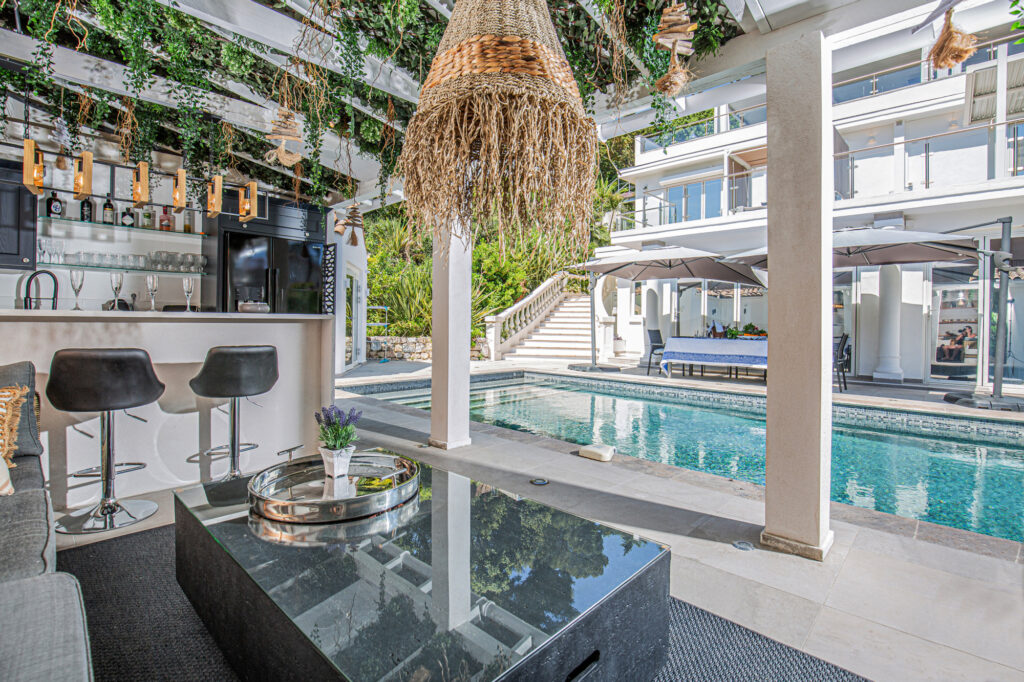 Villa sandryon outside lounge & pool